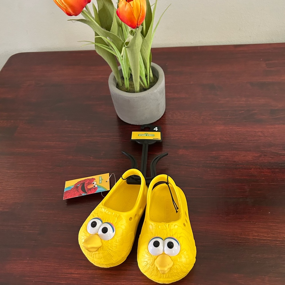 Sesame Street Yellow Slippers with Googly Eyes